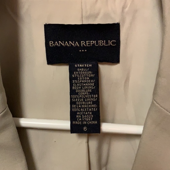 Beige/tan banana republic blazer with skirt size 6 in very good condition - Picture 2 of 8